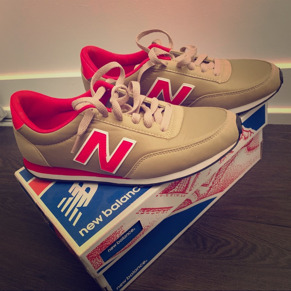 New Balance 410 (Size 9)